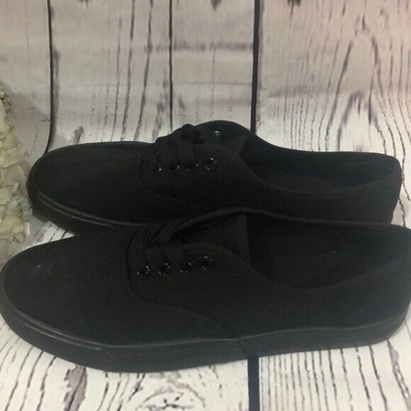 Joe Boxer Zahara‎ all black canvas lace up sneakers - Picture 1 of 5